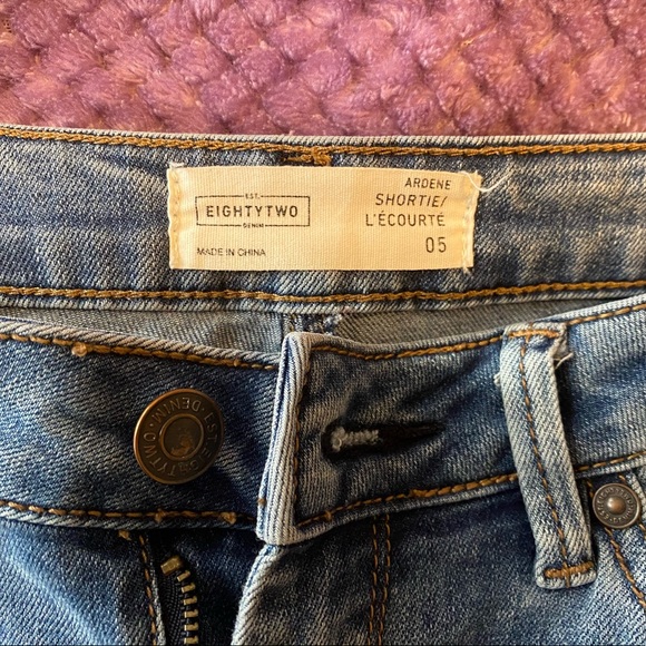 Jean shorts ✨ size small - Picture 3 of 3